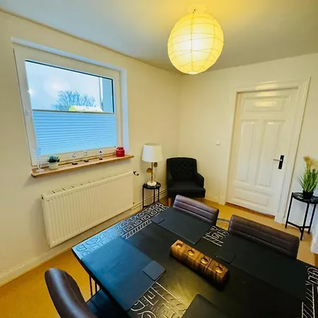 Apartment Moderne In Kiel-holtenau, Strandnaehe, 2 Zimmer, Voll Ausgestattet, Gute Anbindung Kiel